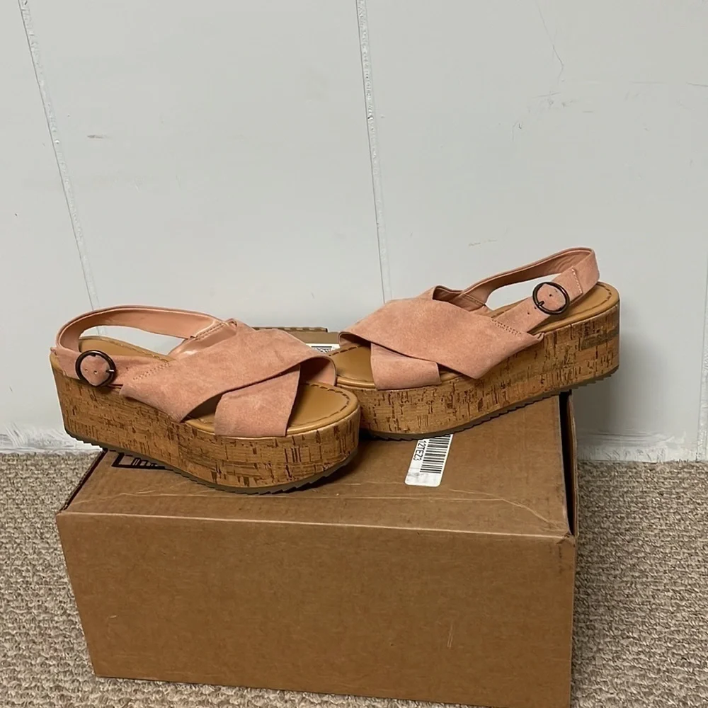American Eagle platform sandals